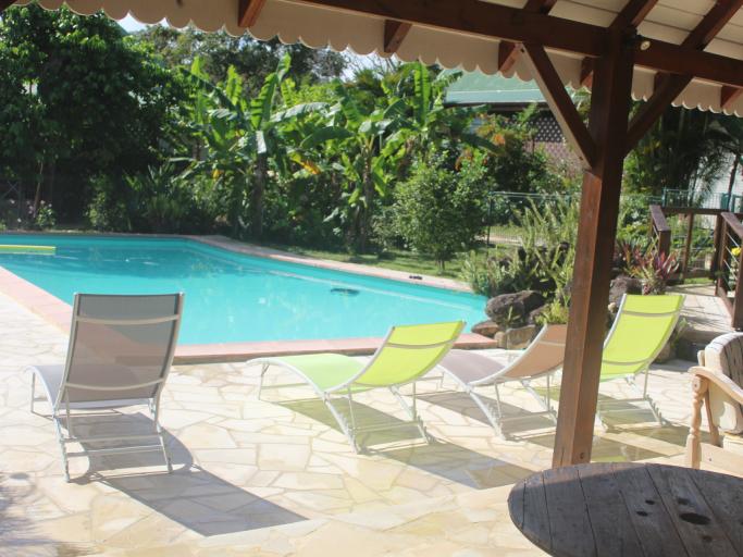 gite** 2 pers avec piscine et SPA