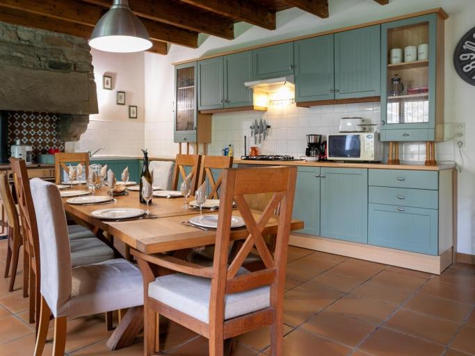 Gite Cornouaille - Authentique longère Bretonne * piscine * un écrin de verdure (8-10 pers) * Accès RN12 en quelques minutes