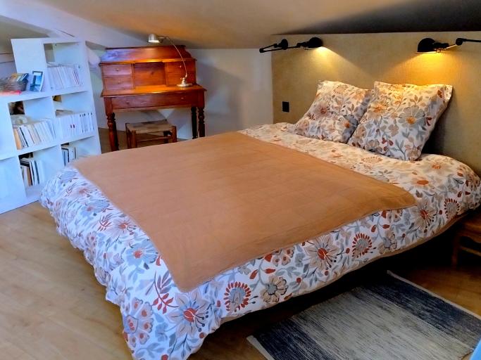 16 Bis gîte-hôtel. Studio spacieux et cosy. Logement idéal pour tourisme et affaires