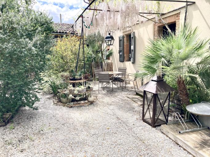 16 Bis gîte-hôtel. Studio spacieux et cosy. Logement idéal pour tourisme et affaires