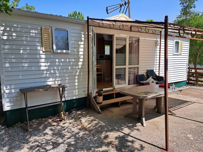 Beau Mobil Home 6 Pers. dans un Camping Familial et calme.