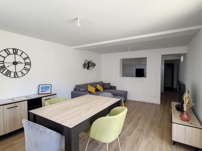 appartement en rez de chaussée entièrement rénovée 2 étoiles