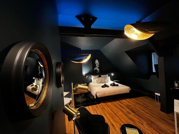 LA SUITE ISAHORA