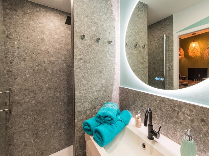 Bel appartement T2 meublé - rénové à thème - la Bohème