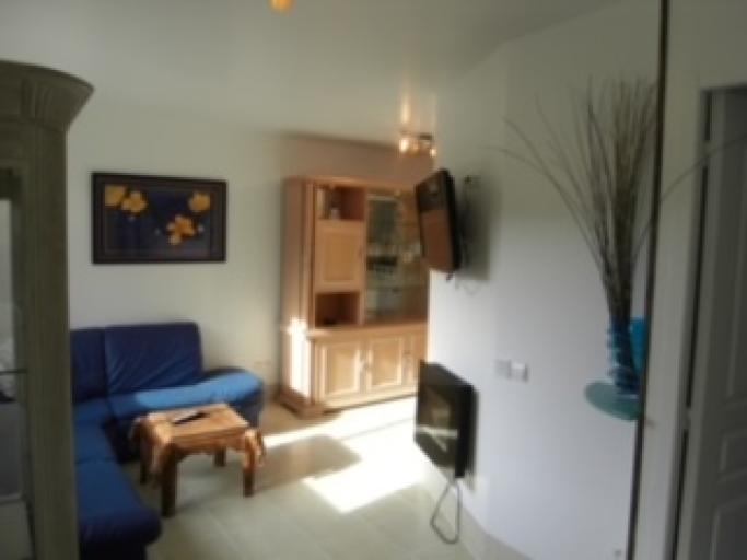 VILLA LES DES  F3****  1/2 étage  Ascenseurs ou escalier