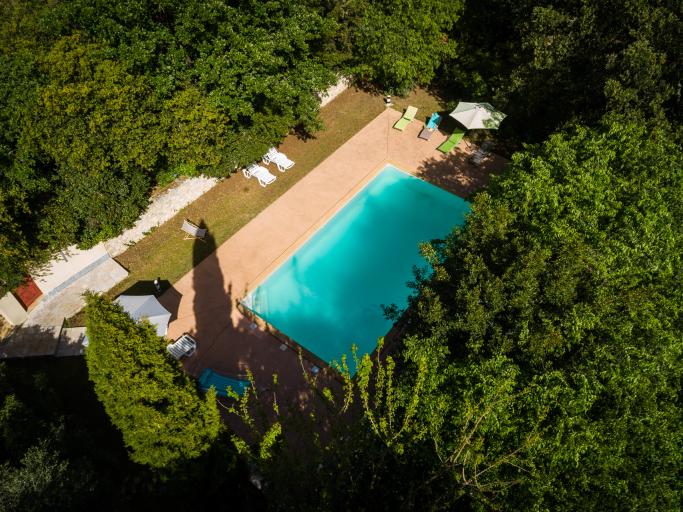 Chambre d'hôtes cosy au Mas des Sages près d'Uzès avec jardin et piscine dans un petit village calme
