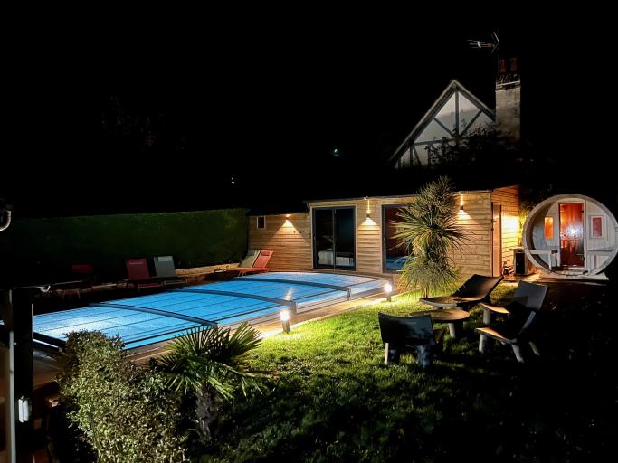 Superbe Villa Piscine chauffée toute l'année, Sauna, Fitness Vue mer. 200m plage