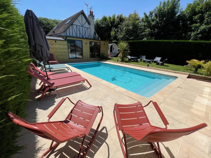 Superbe Villa Piscine chauffée toute l'année, Sauna, Fitness Vue mer. 200m plage