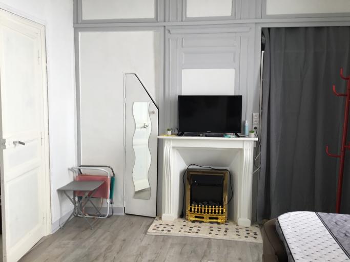 Appartement Studio 23m2 très lumineux situé à 80 m de la plage 300 m des commerces appart très lumineux petits animaux acceptés non fumeur