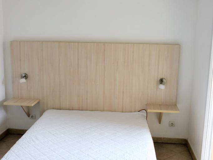 T2 CABINE EN RESIDENCE AVEC PISCINE