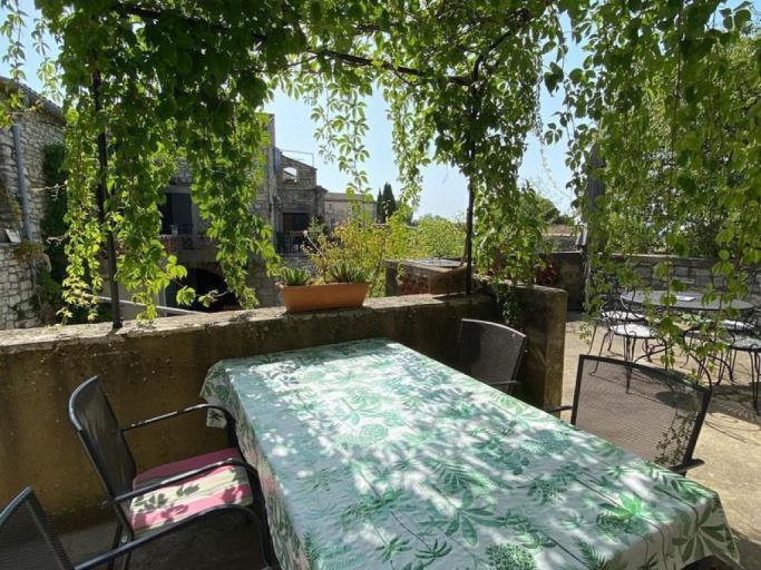 LA MARECHALE mas Ardéchois appartements classés 2** de 5 à 20 personnes