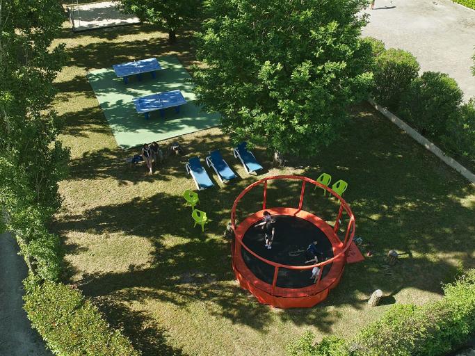 Les Cigalous  Gîtes climatisés avec piscine chauffée à Vallon Pont d'Arc