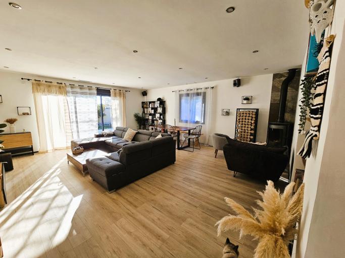 Villa 15 personnes avec Piscine, 10km de la plage