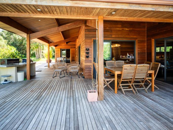 Villa tout en bois exotique dans le maquis, piscine privée chauffée jacuzzi