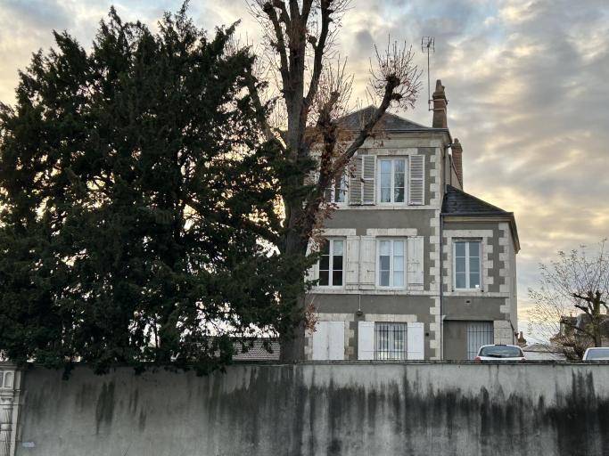 T2 rez de jardin parking et terrasse privé
