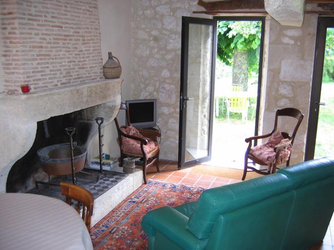 Maison du XVIII/XIXiéme au calme avec piscine LOCATION en haute saison du samedi 18h au samedi 12h sauf arrangement particulier avec le propriétaire