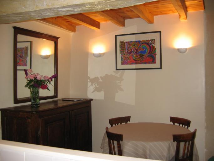 Maison du XVIII/XIXiéme au calme avec piscine LOCATION en haute saison du samedi 18h au samedi 12h sauf arrangement particulier avec le propriétaire