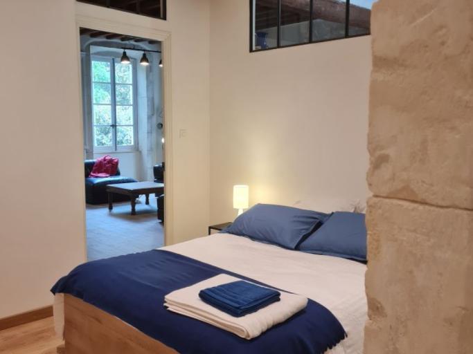 Location saisonnière à Saint Rémy en Provence d'un appartement T1 situé au centre ville et disposant de tous les aménagements pour rendre un séjour agréable