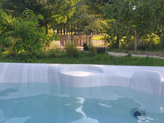 gite 8 personnes à la campagne avec jacuzzi 3 épis