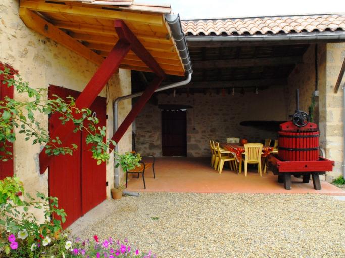 Gîte le Vieux Pressoir à Barsac (33) - piscine - jardins au cœur des vignobles du Sauternais