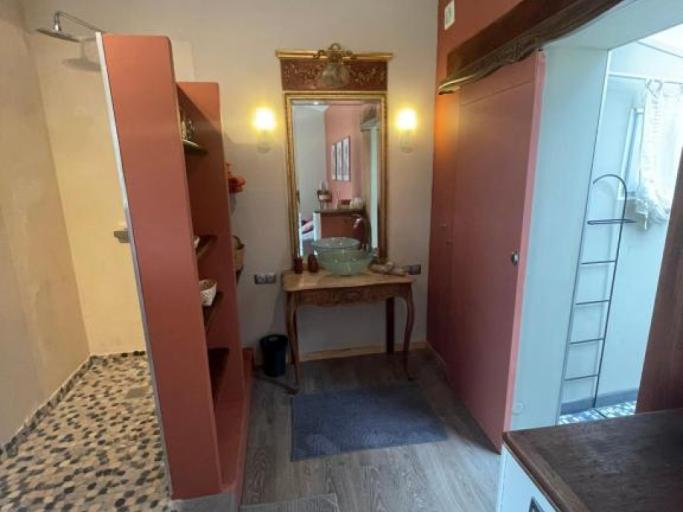 La Gourmandine vous propose un gîte et des chambres d'hôtes dans un havre de paix et de bien être, au pied des Alpilles et au centre de multiples activités culturelles.