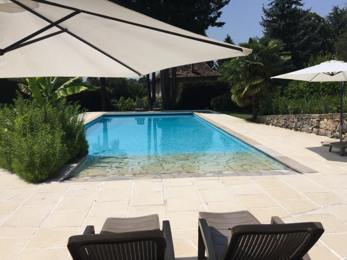 Manoir de standing 5*, piscine, tennis, boulodrome, prestation hôtelière incluse