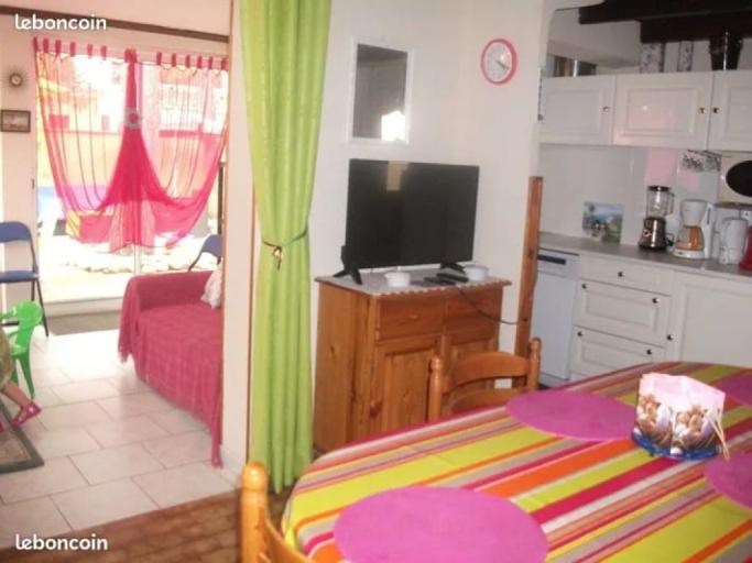 VILLA COURSES ET PLAGE A PIED