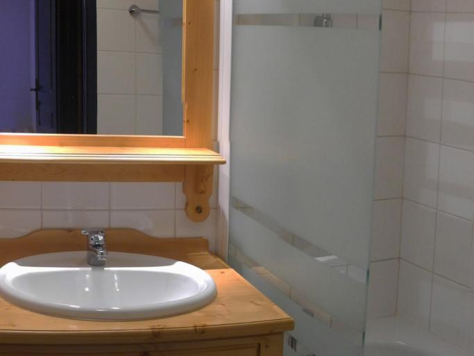 Appartement 4 couchages, 2 pièces, 3*, vue montagne et accès piscine couverte