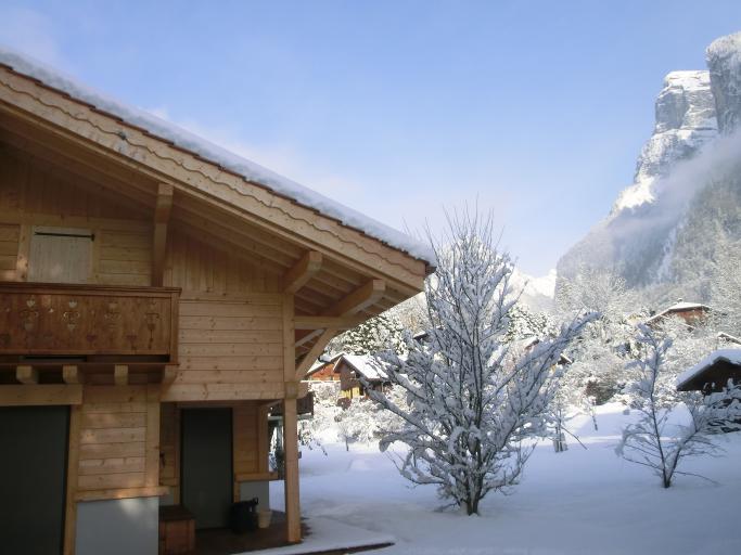 Chalet trois étoiles à Samoëns, Haute Savoie (74), vue directe sur la montagne