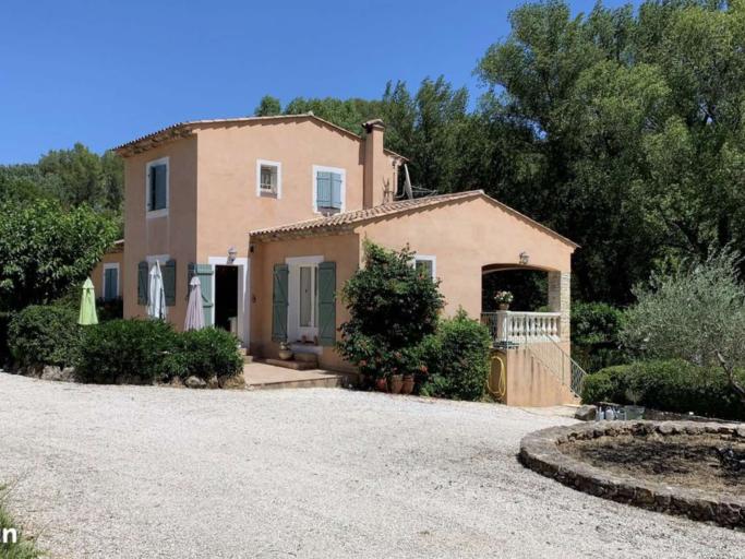 Superbe villa 10 personnes avec piscine chauffée à Villecroze