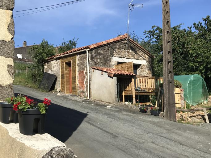 Chambre d'hôtes au calme  "la Forge" proche du Puy du Fou grande terrasse chien admis