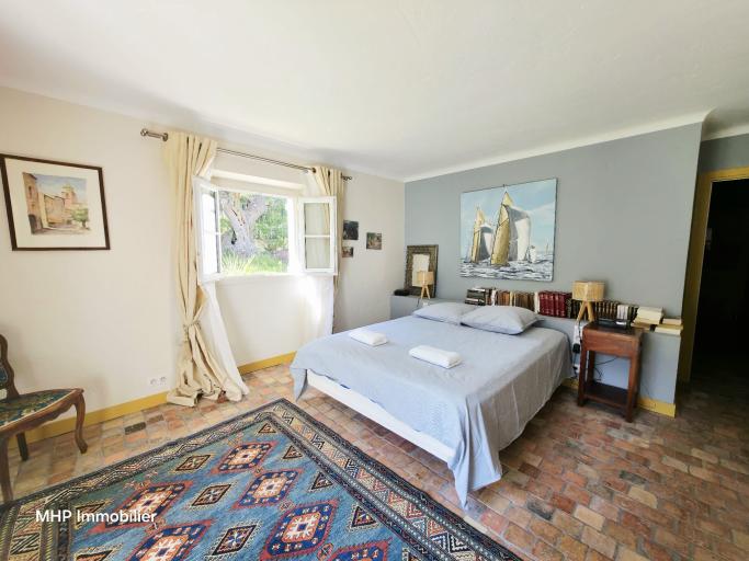 La Campanette, villa spacieuse, 7 chambres, 5 sdb, jardin, clim, piscine privée, stationnement