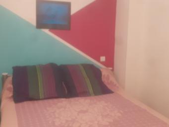 Chambre a la nuitée  ou pour longue durée.
